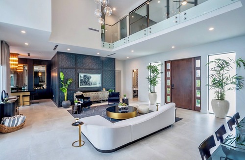 Bodden Town Villa | Luxury 7 Bedroom on Beach in Bodden Town