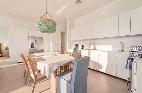 Northwest Point Condo | Luxury Oceanfront 3 Bed Condo with Pool & Hot Tub