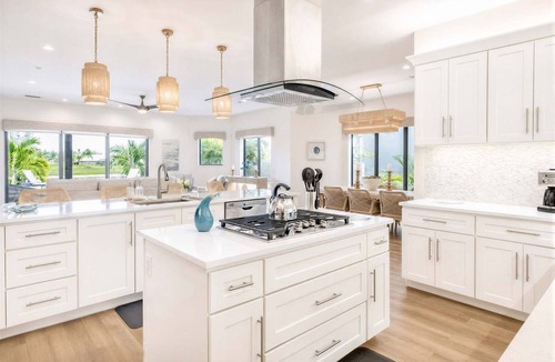Bonnie View Estates Condo | Mahogany Villa 2-B 4BR Canal Front Villa & Pool at Sea Haven