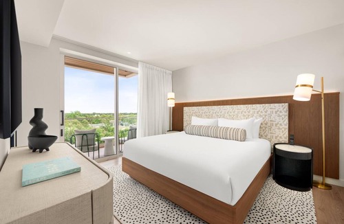 George Town Hotel | Modern & Spacious Suite in George Town | 0.2mi to Cayman National Museum