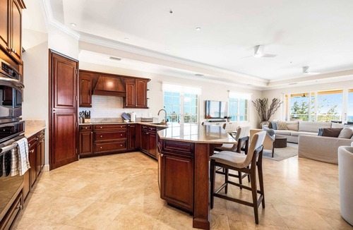 Seven Mile Beach Condo | Penthouse at Seabreeze #9