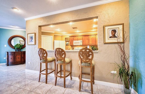 Seven Mile Beach Condo | Perfect Sunsets at Poinsettia Condo 7 Mile