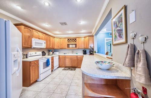 Seven Mile Beach Condo | Perfect Sunsets at Poinsettia Condo 7 Mile