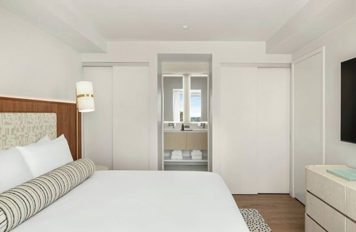 George Town Hotel | Pet-Friendly Accommodation for Group & Family | Free Parking Available