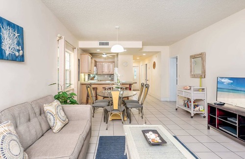 Seven Mile Beach Condo | Regal Beach Club #214 - 2BR Ocean View 7 Mile Beach