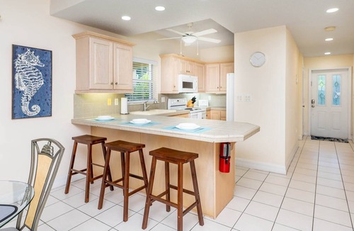 Seven Mile Beach Condo | Regal Beach Club #214 - 2BR Ocean View 7 Mile Beach