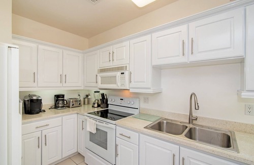 Seven Mile Beach Condo | Regal Beach Club #522