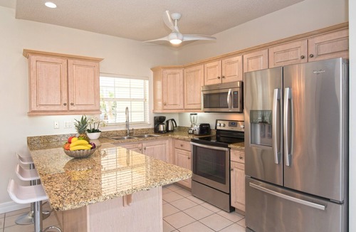 Seven Mile Beach Condo | Regal Beach Club #133