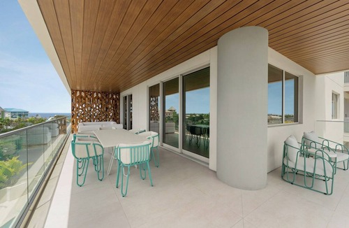 George Town Hotel | Rooftop Relaxation Near Cayman’s Best Island Experiences