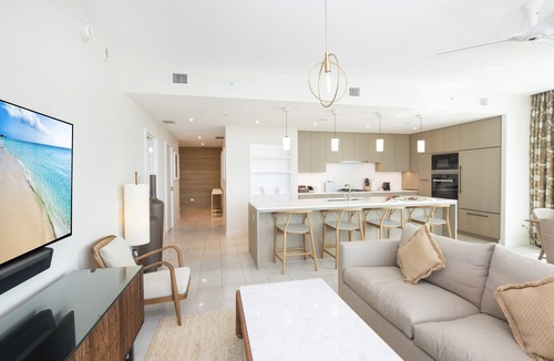 Seven Mile Beach Condo | Seafire Residence S202