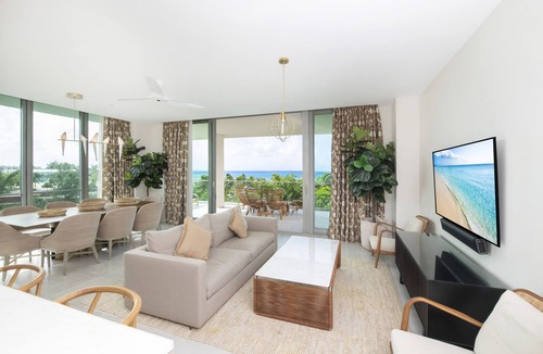 Seven Mile Beach Condo | Seafire Residence S202