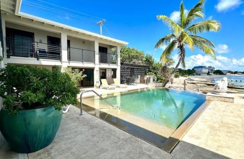 Northwest Point House | Seven Mile View #1 - 2 BR Oceanfront Condo & Pool