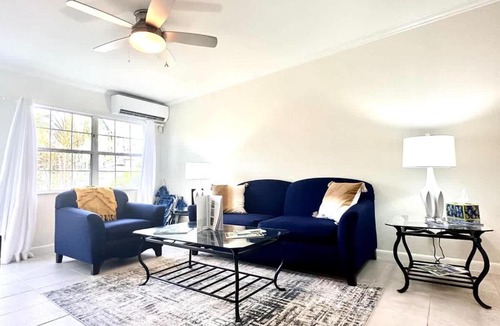 Seven Mile Beach House | Snug Harbour View #5 - 1BR Canal Front Condo by Seven Mile Beach