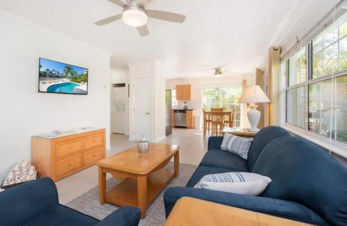 Seven Mile Beach House | Snug Harbour View Condo #6