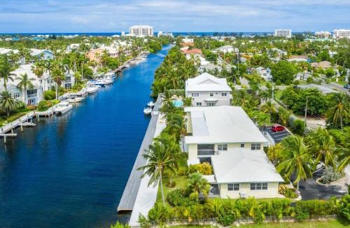 Seven Mile Beach House | Snug Harbour View Condo #6