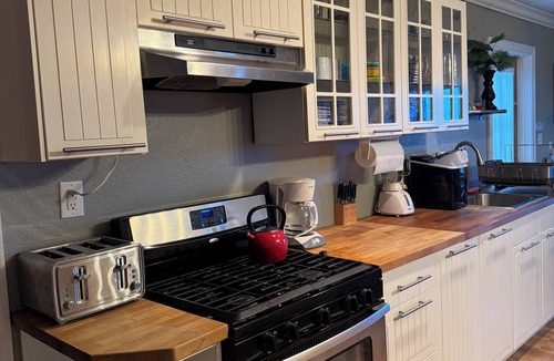 West End Apartment | Spacious Beachfront 2-bdr 2-bath 1700 SF Suite w/Pool just Steps from the Beach!