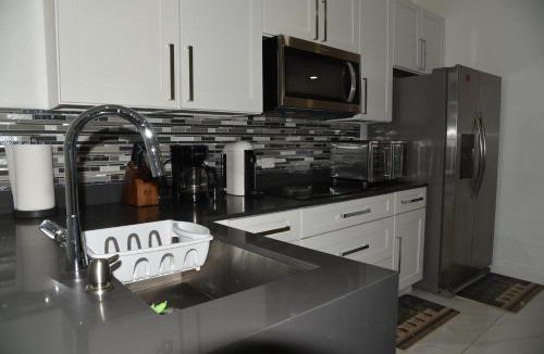 George Town House | SuiteSpot At Bougain Villa