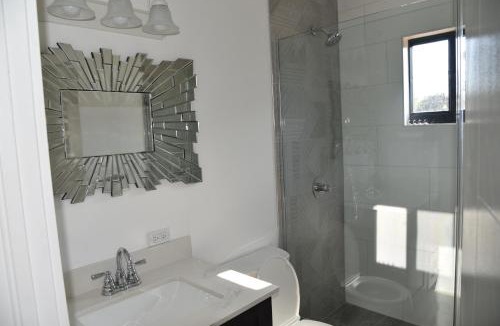 George Town House | SuiteSpot At Bougain Villa
