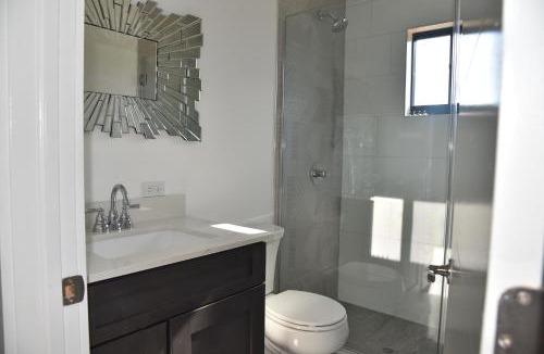 George Town House | SuiteSpot At Bougain Villa