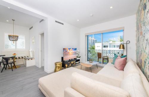 Seven Mile Beach Apartment | The Grove