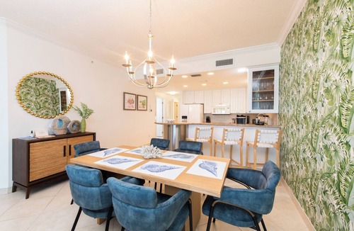 Seven Mile Beach Villa | The Meridian, Villa 9, Second floor 3BR/3B, Oceanfront, fully equipped.