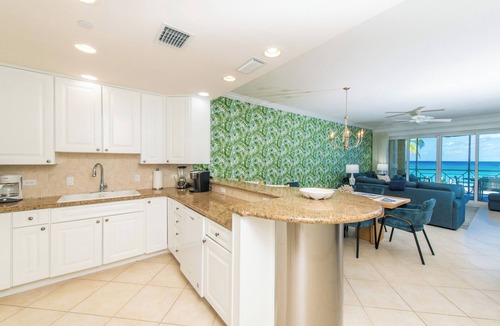 Seven Mile Beach Villa | The Meridian, Villa 9, Second floor 3BR/3B, Oceanfront, fully equipped.