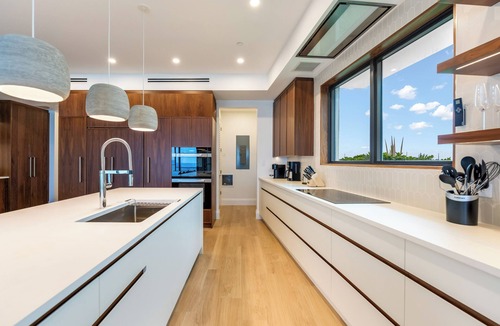 West Bay Condo | The Sands 4: 7Mile Beach Condo w/Rooftop Pool & Beach Deck