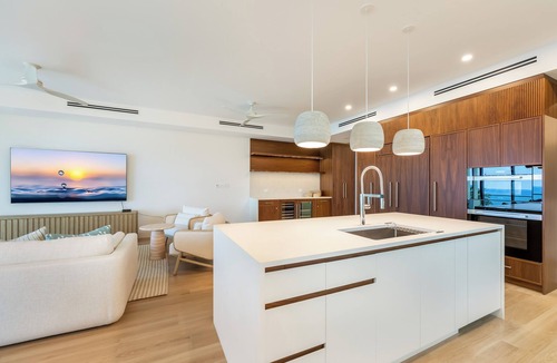 West Bay Condo | The Sands 4: 7Mile Beach Condo w/Rooftop Pool & Beach Deck