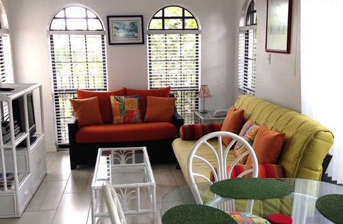 Bodden Town Apartment | Turtle Nest Inn, Ocean View Apt, Rental Car Included. Starting at 1199/week!