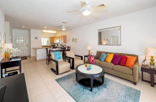 Rum Point Condo | Waterfront Colonial Kai 2BR - Pool, Kayak & SUP