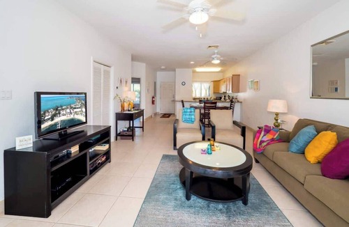 Rum Point Condo | Waterfront Colonial Kai 2BR - Pool, Kayak & SUP