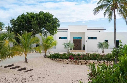 East End House | Wind Upon The Waves by Grand Cayman Villas & Condos