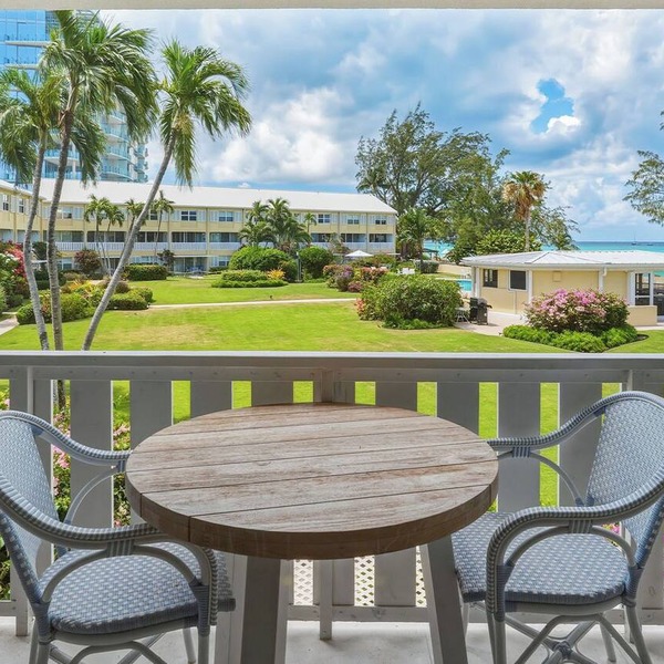 Awesome Beach Condo on Perfect Seven Mile Beach! in Seven Mile Beach