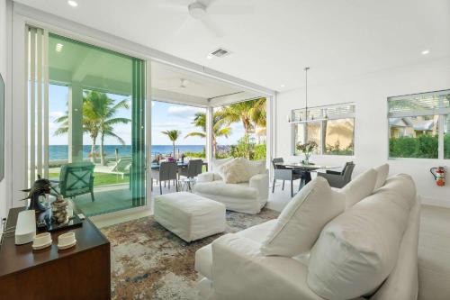 26 Sunset Point Vacations Luxury Oceanfront Condo with Private Garden West Bay in West Bay