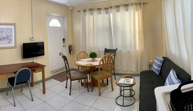 3-suite Group Stay Steps to Beach Sleeps 13