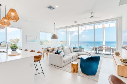 33 Sunset Point Vacations Oceanfront Luxury