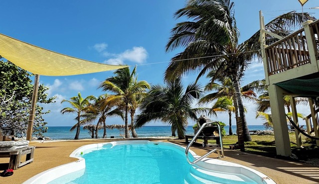 3400 SF 4-bdr 4-bath on Beach w/Pool has 3 Full Suites that can Sleep 11 to 15 in West End