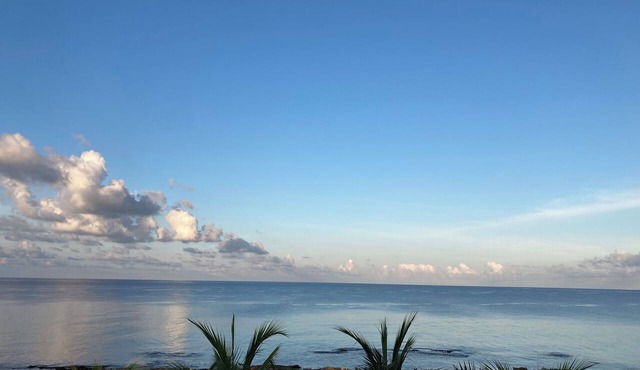 Beautiful Oceanfront 2-bedroom condo in Little Cayman