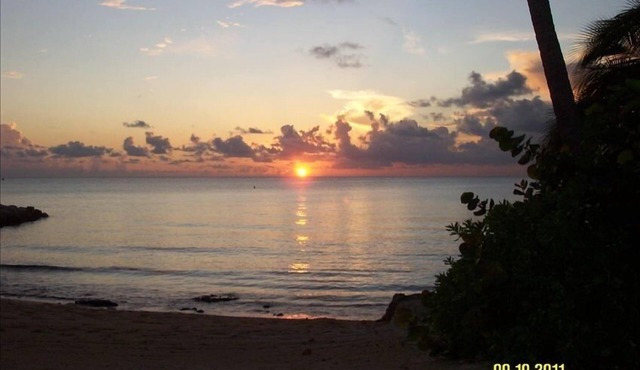 Cayman Famous Seven Mile Beach Sunset Cove corner unit-RIGHT ON BEACH STEPS AWAY