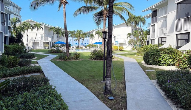 Cayman Reef Resort 1 - Beach Haven