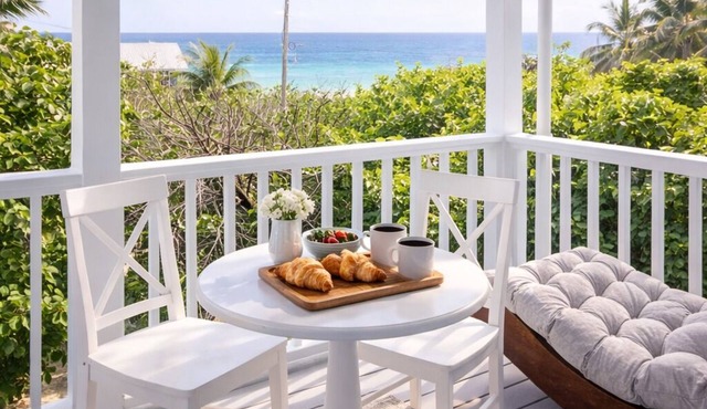 Cozy 2bdrm private home/Cayman Brac W/AC, gym, WiFi & outdoor tub