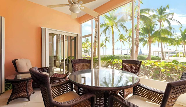 Kaibo Yacht Club 2 Bdr Beachfront Condo Hot Tub and Pool in Rum Point