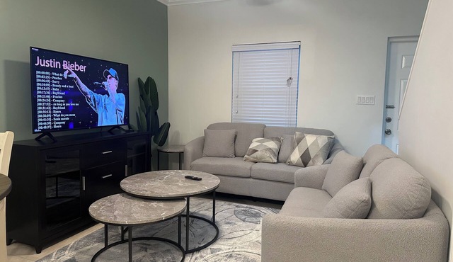 Modern 2BR/2.5BA Townhome Private Baths Ideal for Short or Extended Stays