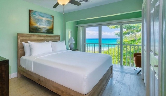 Oceanfront Peace 2BR with Wave Views in Patricks Island