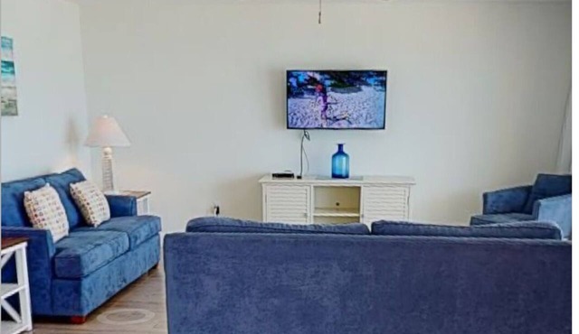 Oceanfront penthouse Paradise at Morritt’s Tortuga Club 2BR/2BA sleeps 6