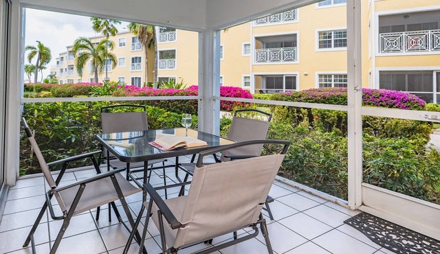 Regal Beach Club #214 - 2BR Ocean View 7 Mile Beach