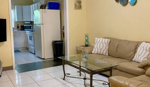 S2 BP Steps to Beach Entire Apartment
