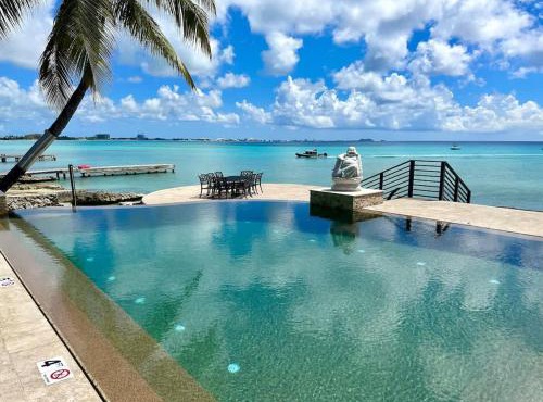 Seven Mile View #1 - 2 BR Oceanfront Condo & Pool in West Bay