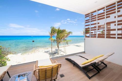 Silver Reef #2 - 2 BR LUXE Oceanfront & Pool in North Side