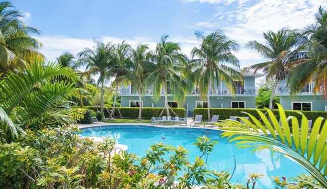 Summertime Suites #50 | 1BR West Bay Condo & Pool